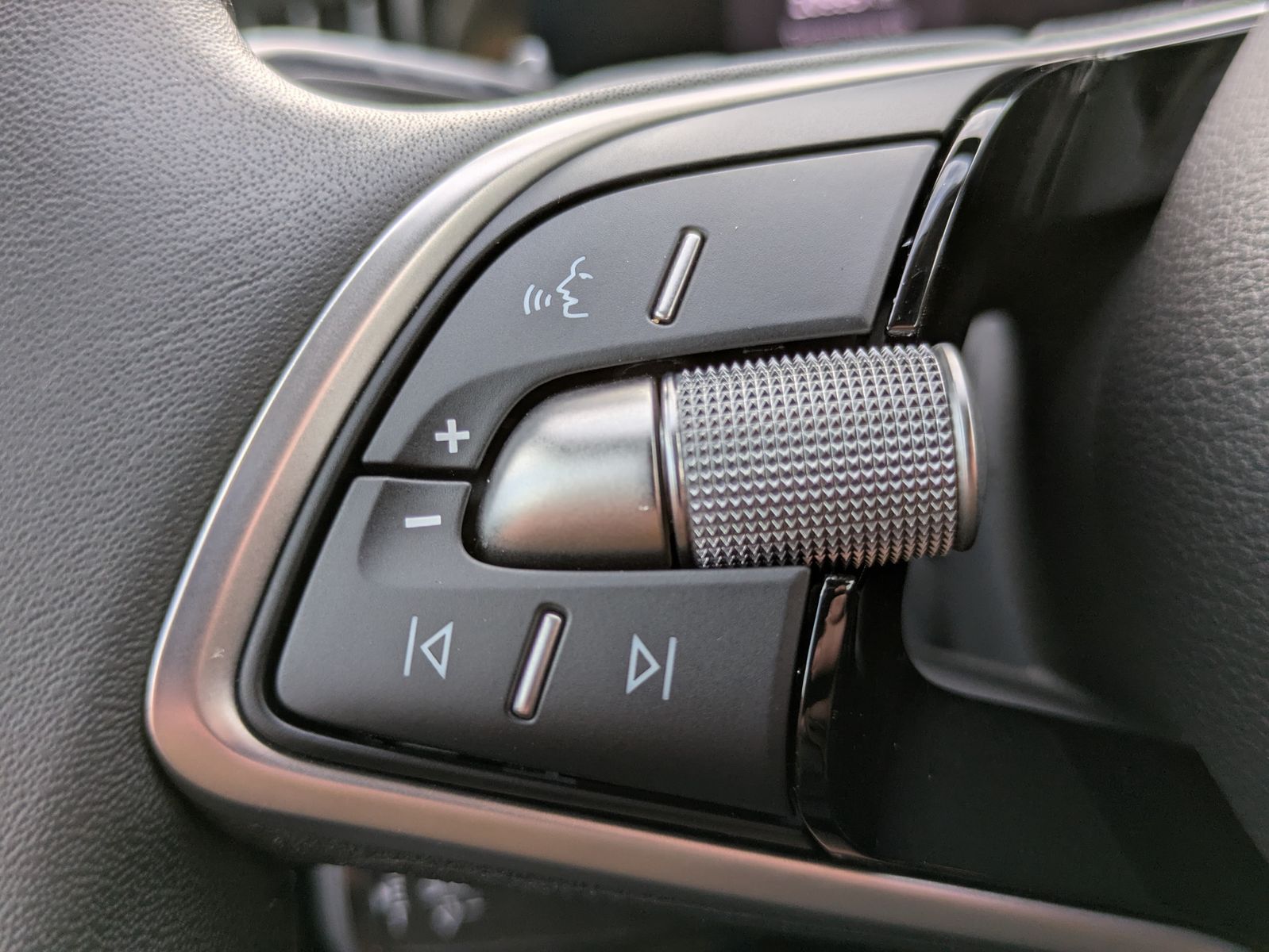 Fahrzeugabbildung SKODA Superb 2.0 TDI 4x4 Selection MATRIX*AHK*5J GAR.