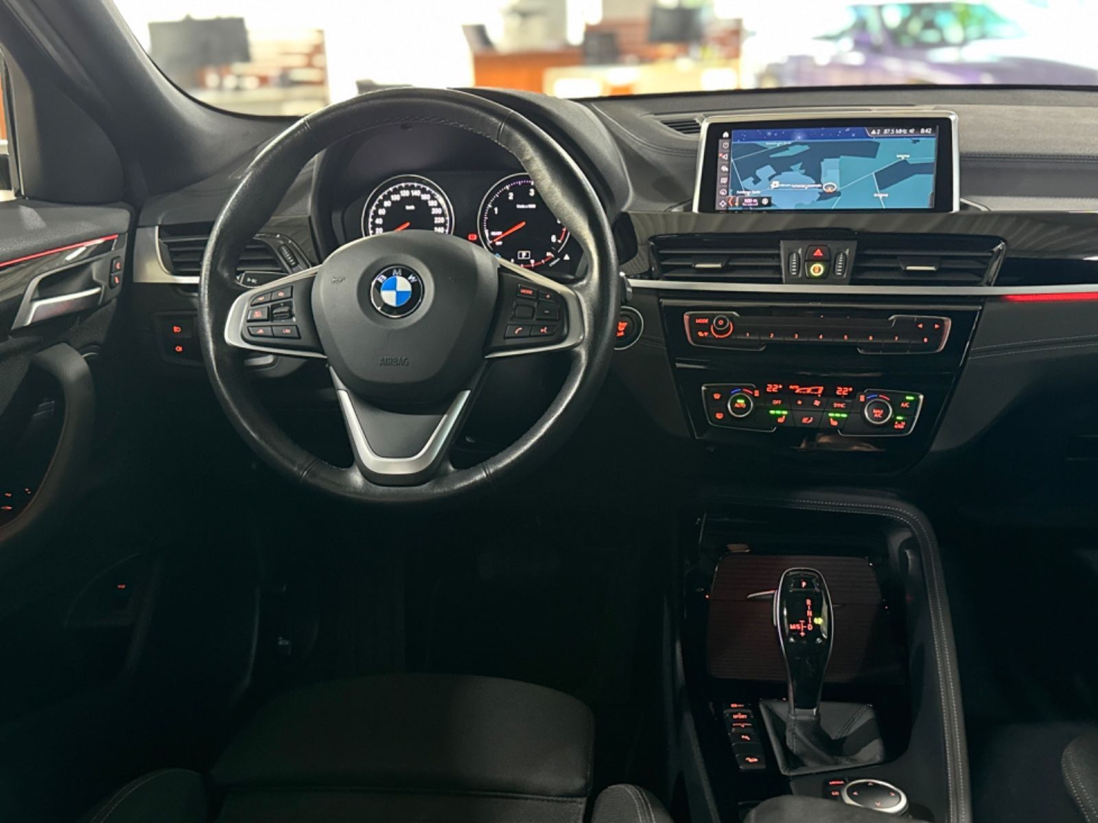 Fahrzeugabbildung BMW X2 xD25d Panorama Kamera DAB HiFi ACC LED Sport