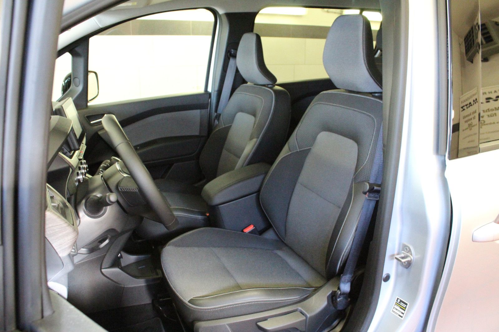 Fahrzeugabbildung Renault Kangoo Grand Techno TCe 130 EDC 7-Sitzer