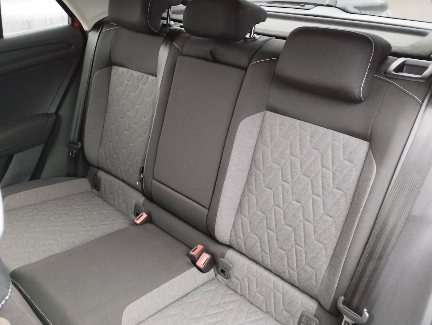 Fahrzeugabbildung Volkswagen T-Roc 1.0 MOVE NEU38T AHK Standheiz ACC LED SHZ