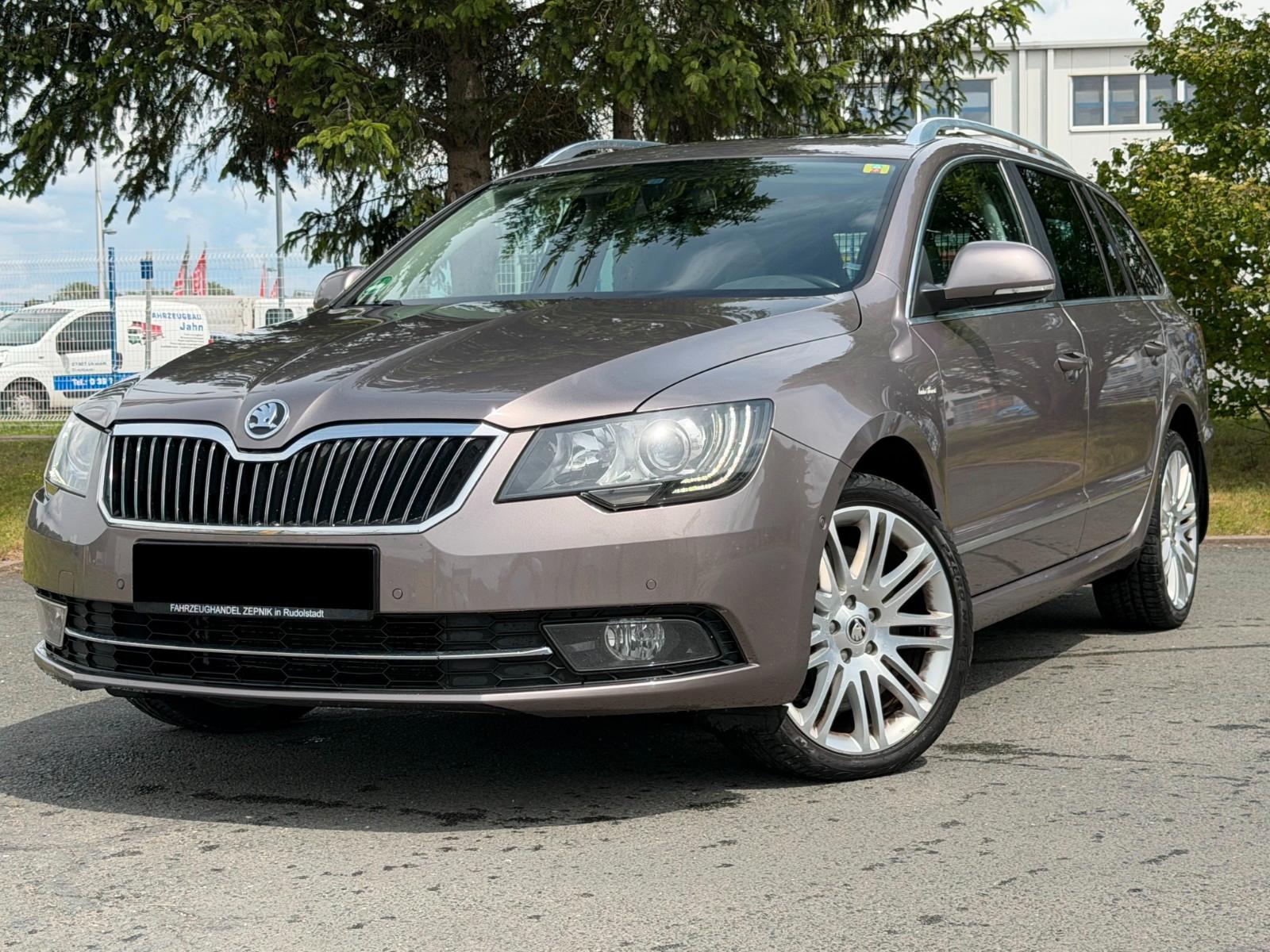 Skoda Superb Combi Elegance 4x4 DSG DAB AHZV Scheckh.