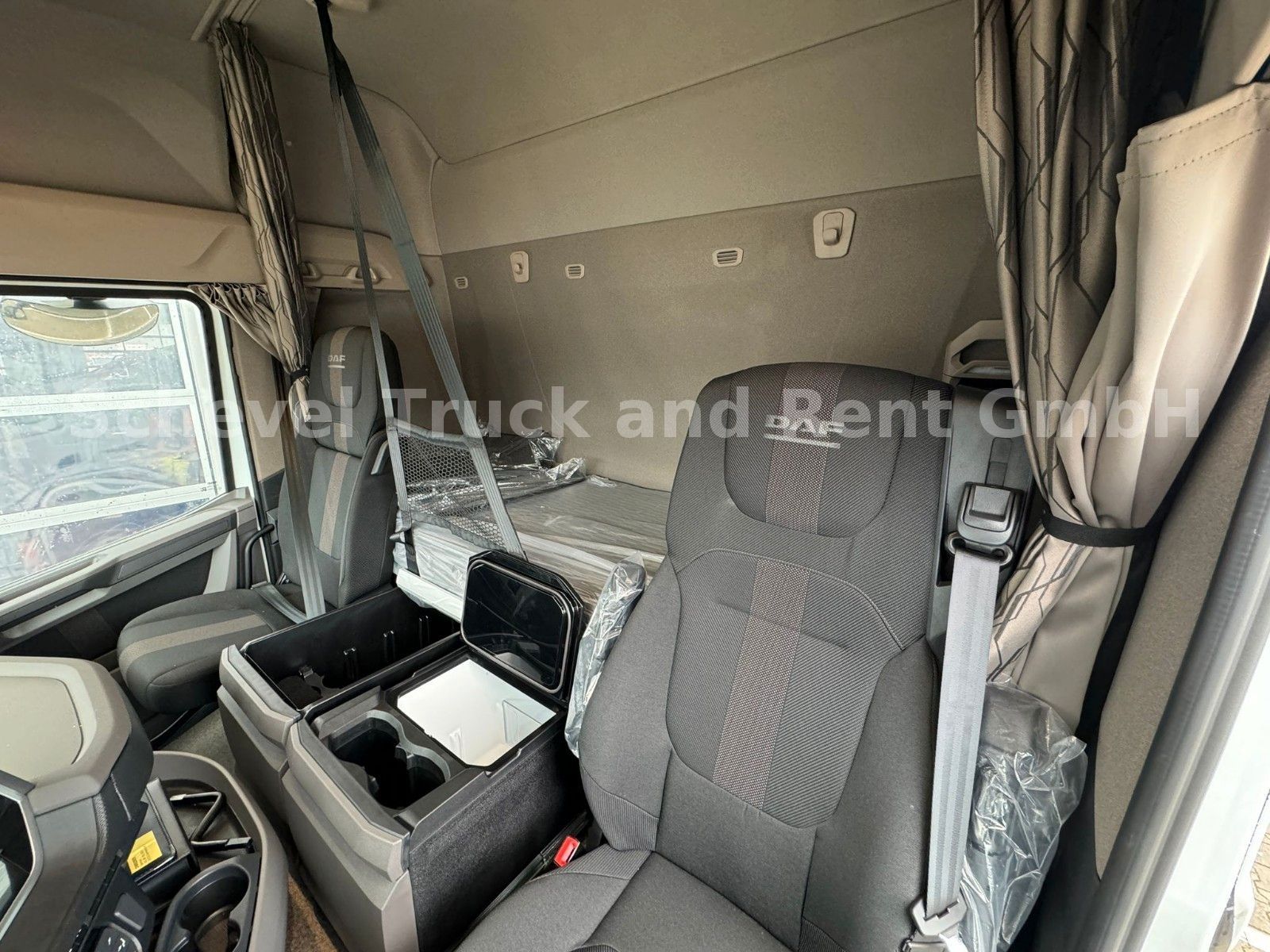 Fahrzeugabbildung DAF XF 480 4x2  Pritsche/Plane + LBW Dhollandia
