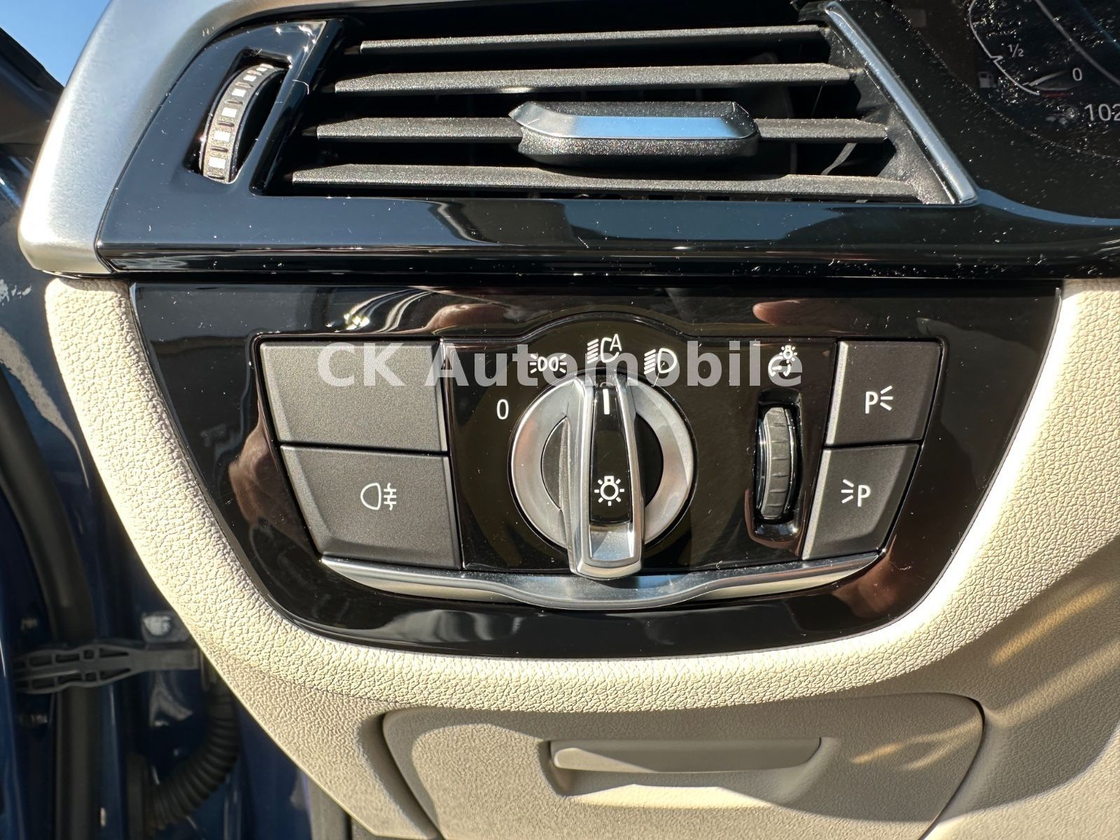 Fahrzeugabbildung BMW 530e xDrive Touring Luxury Line/Pano/LED/Kam/AHK