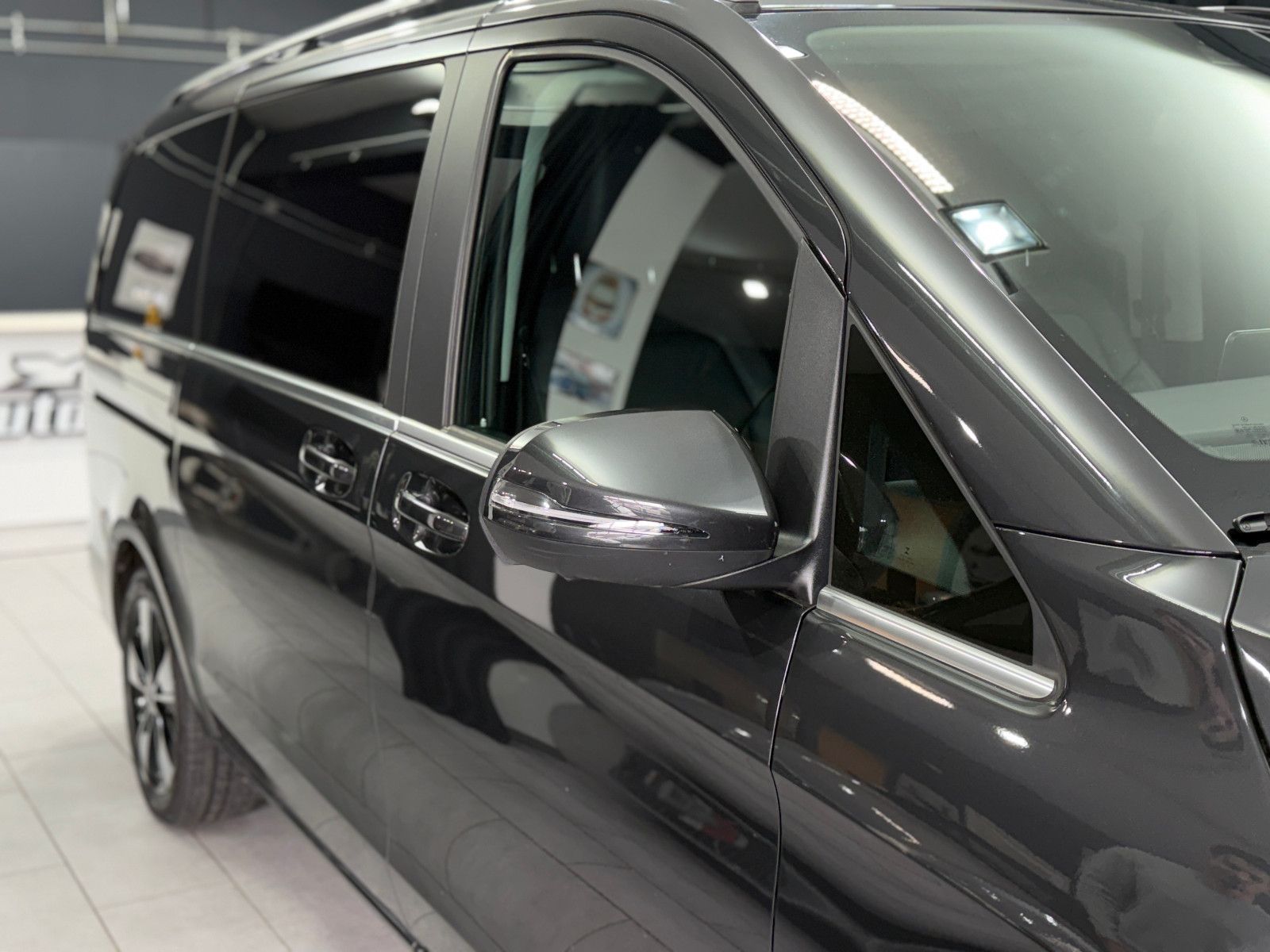 Fahrzeugabbildung Mercedes-Benz V300 d AVANTGARDE EDITION 4MATIC lang|BURMESTER|
