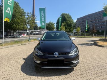 Volkswagen Golf - 2