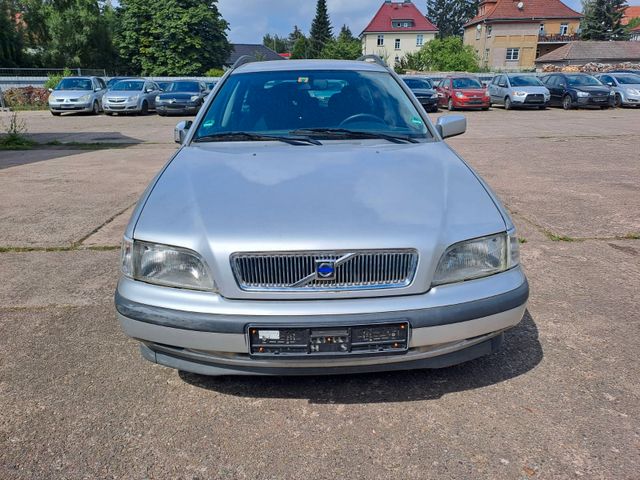 Volvo V40 TUV 10.2026