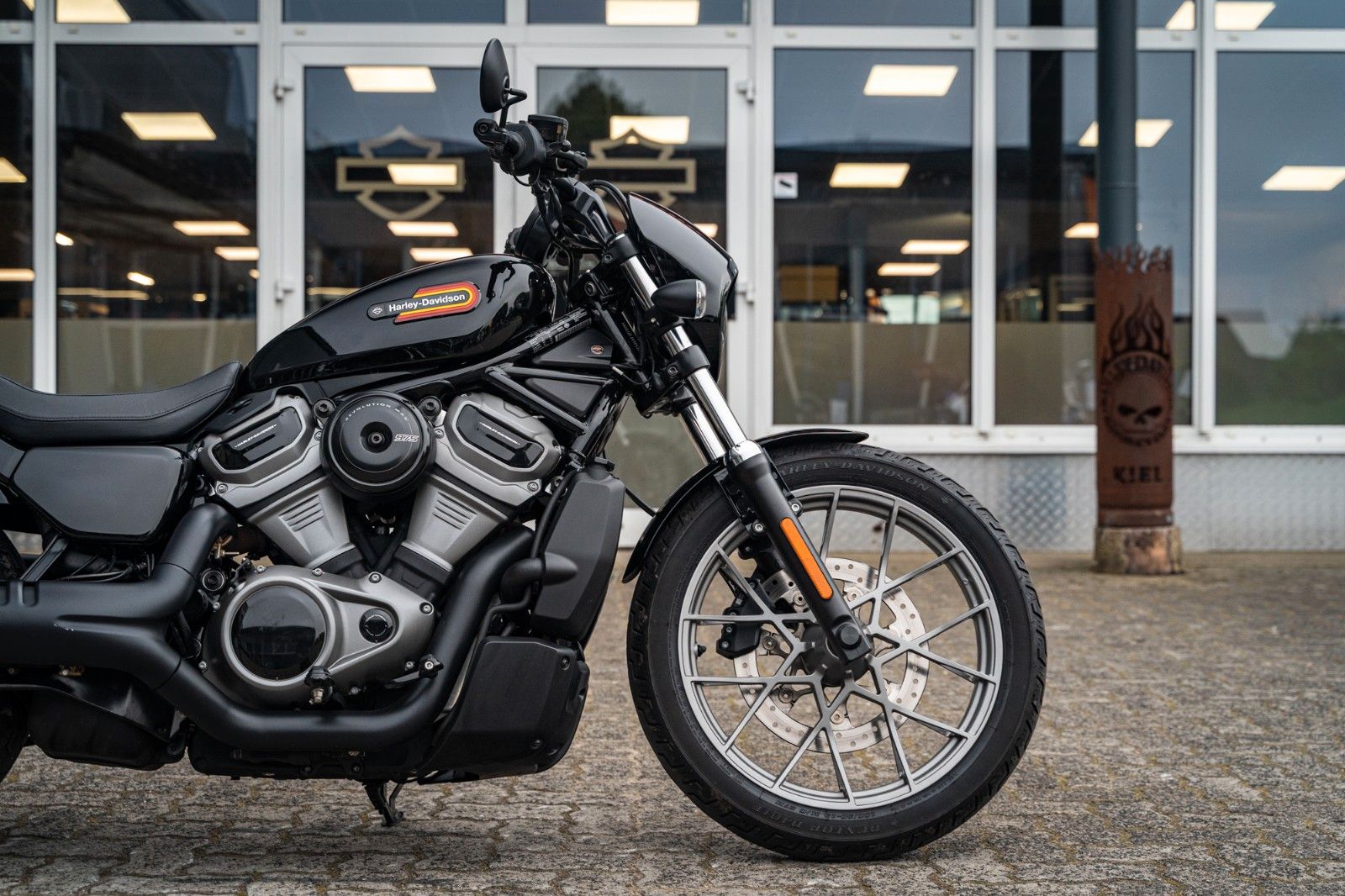 Fahrzeugabbildung Harley-Davidson RH975S Nightster Special - Jekill & Hyde -