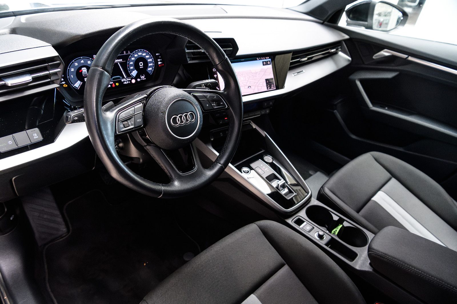 Fahrzeugabbildung Audi A3 30 TFSI S tronic advanced Sportback