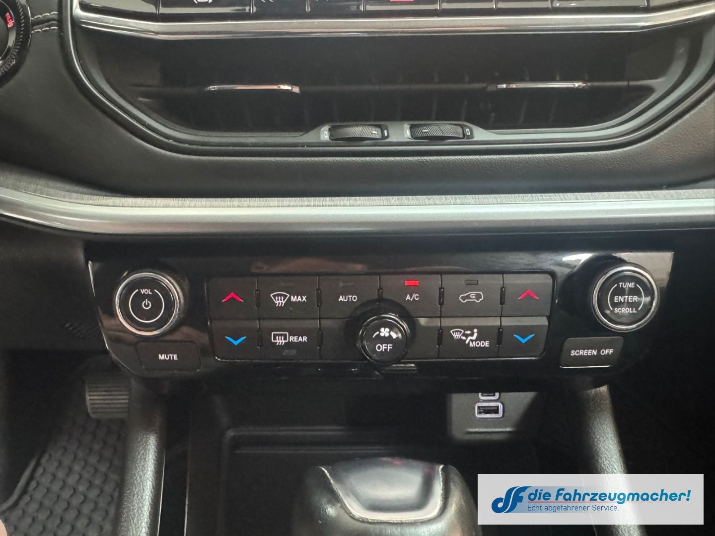 Fahrzeugabbildung Jeep Compass S Plug-In Hybrid 4WD 1.3 EU6d Navi Sound
