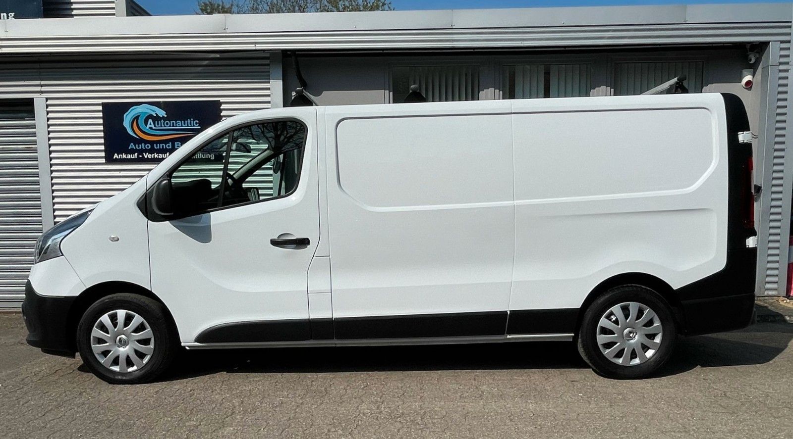 Fahrzeugabbildung Renault TRAFIC KASTEN  L2H1 3,0t KAMERA KLIMA  1.Hd EU6d