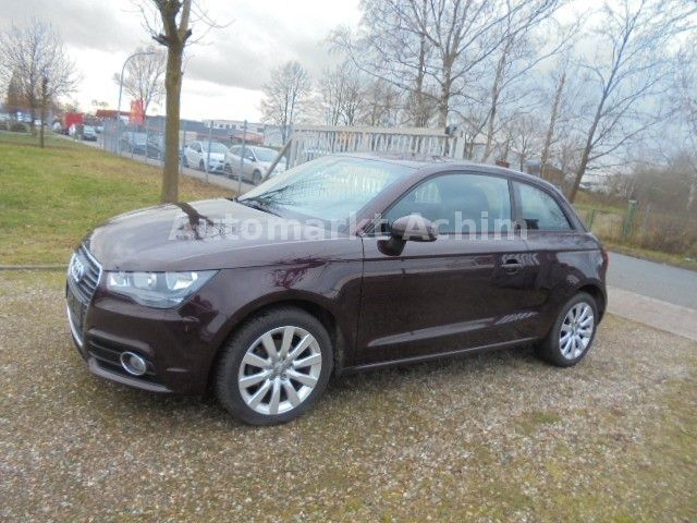 Audi A1 1.6 TDI Attraction KLIMAAUTOMATIK+NAVI+SHZ