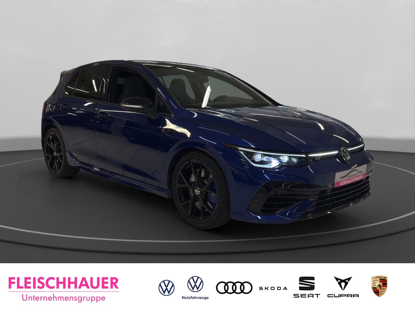 Volkswagen Golf VIII R 2.0 TSI 4M Matrix Navi Pano 270km h foto 10