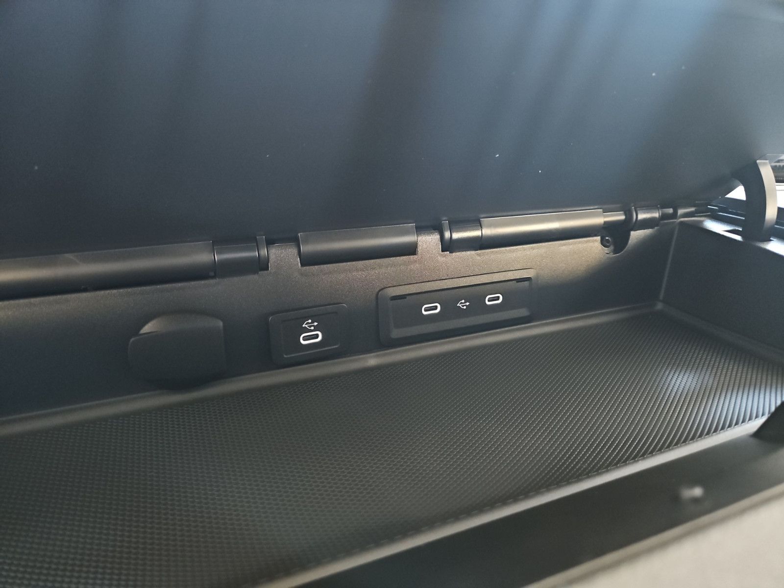 Fahrzeugabbildung Mercedes-Benz Sprinter 319 Kasten SELECT L3H2 LED SHZ RFK AHK