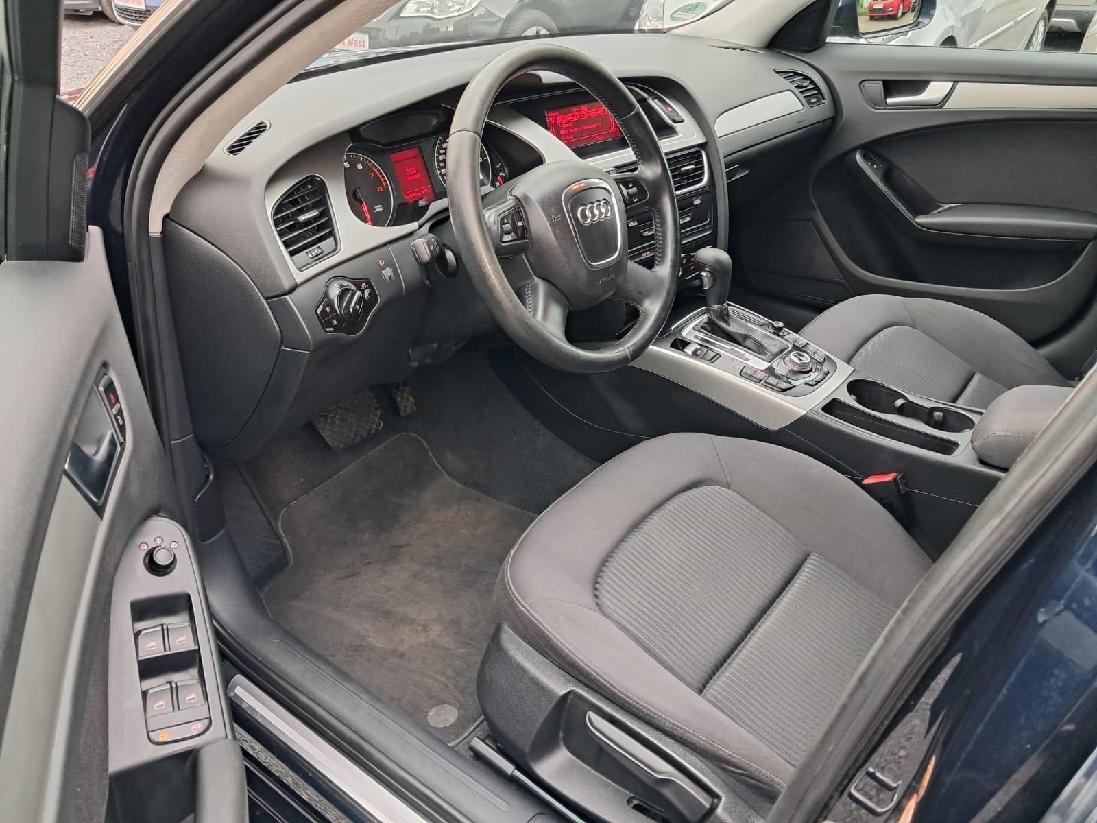 Audi A4 2009 — photo 12