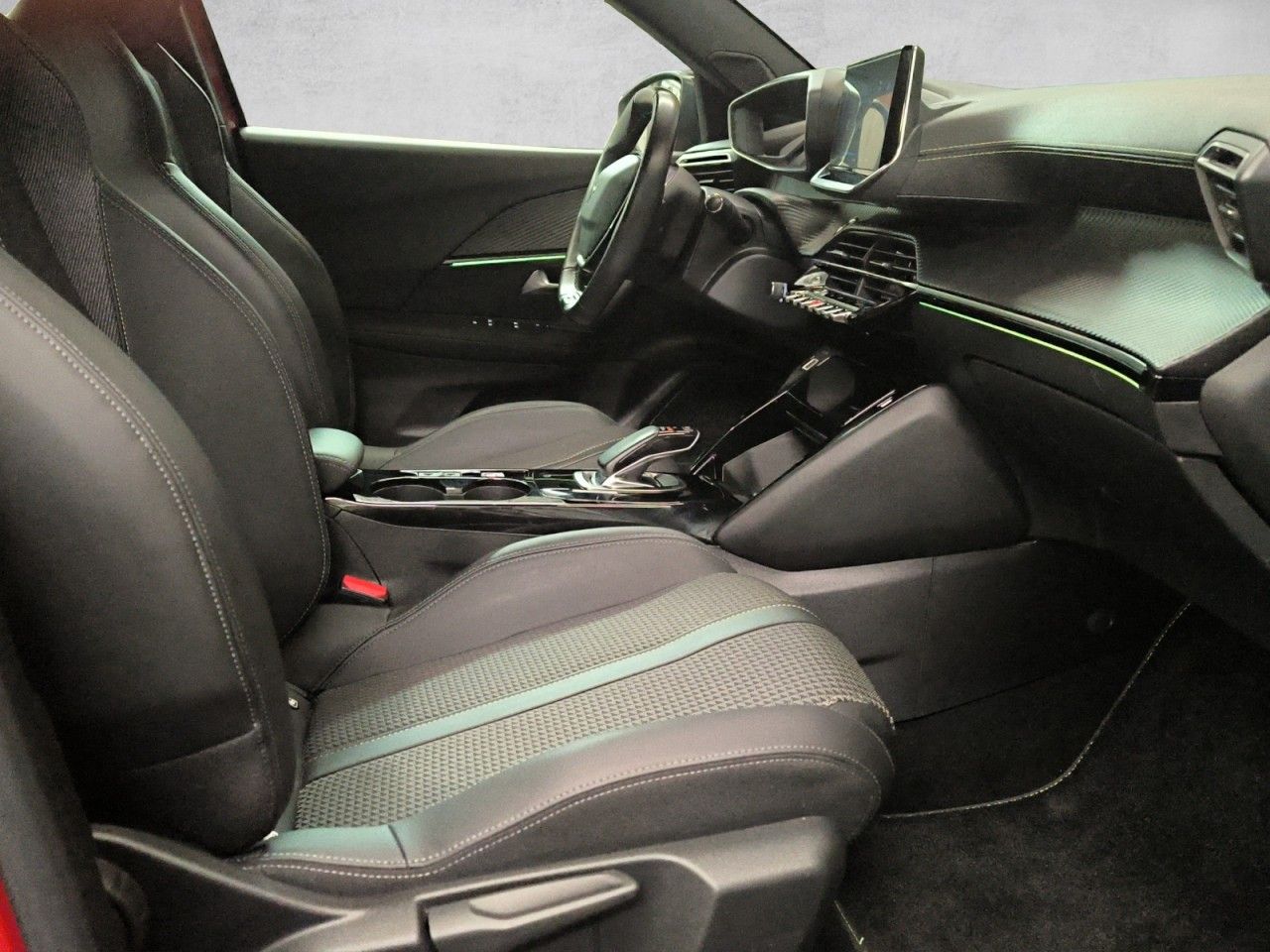 Fahrzeugabbildung Peugeot 2008 e- Allure GTline Navi Kamera