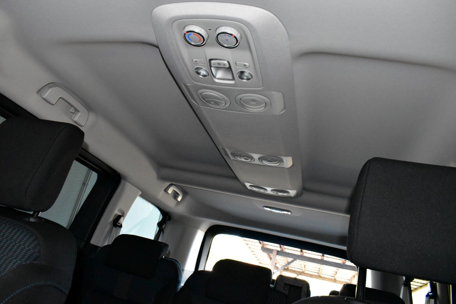 Fahrzeugabbildung Peugeot Traveller Active 7Sitzer,HeadUp,Xenon,Kamera,AHK