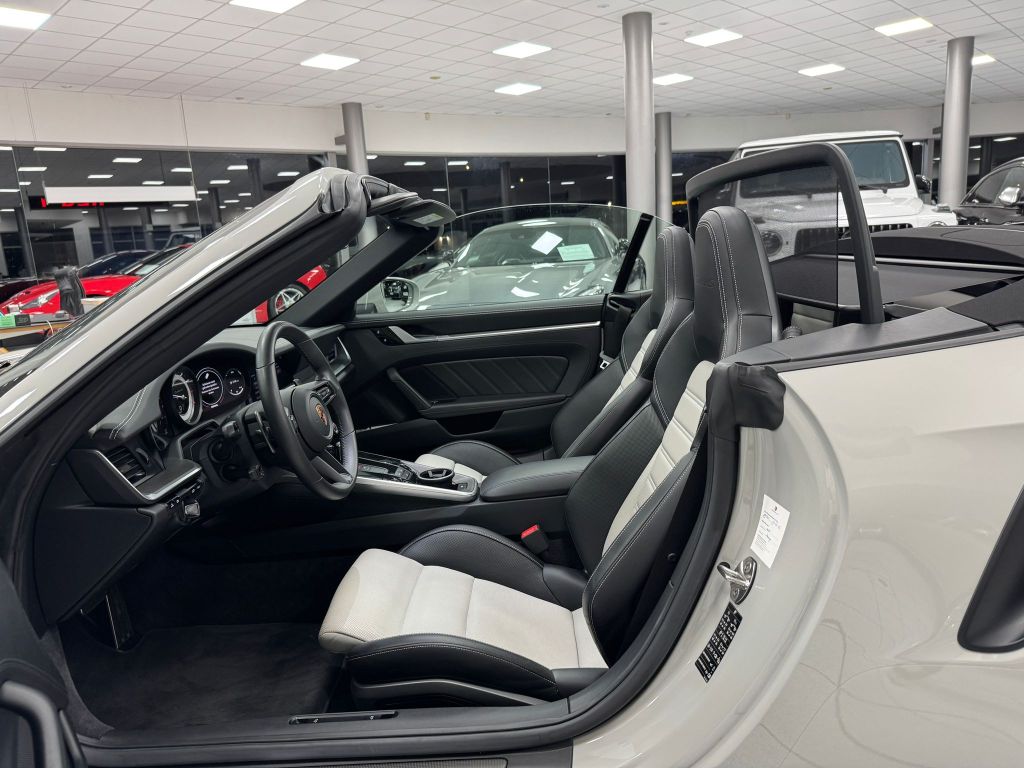 Porsche 992 911 Turbo S Cabrio*CHRONO*PCCB*PASM*NACHT*