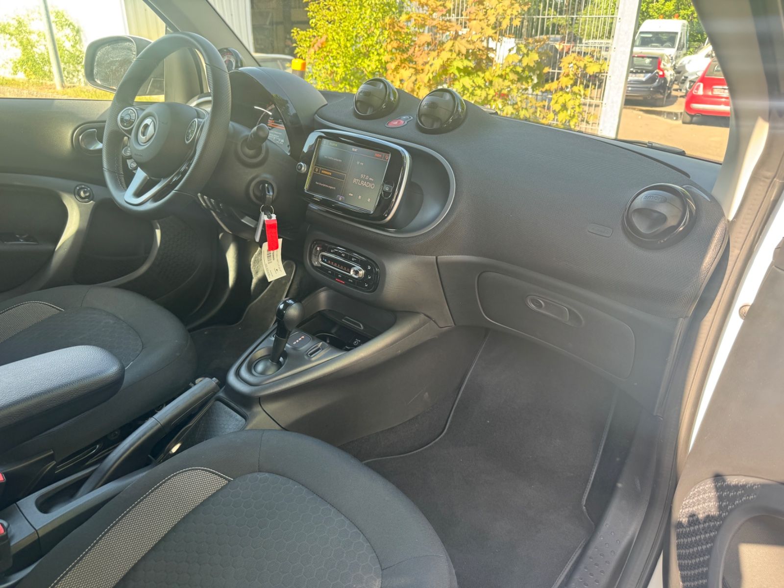 Fahrzeugabbildung Smart ForTwo fortwo coupe EQ Klima+22KW+Tempomat