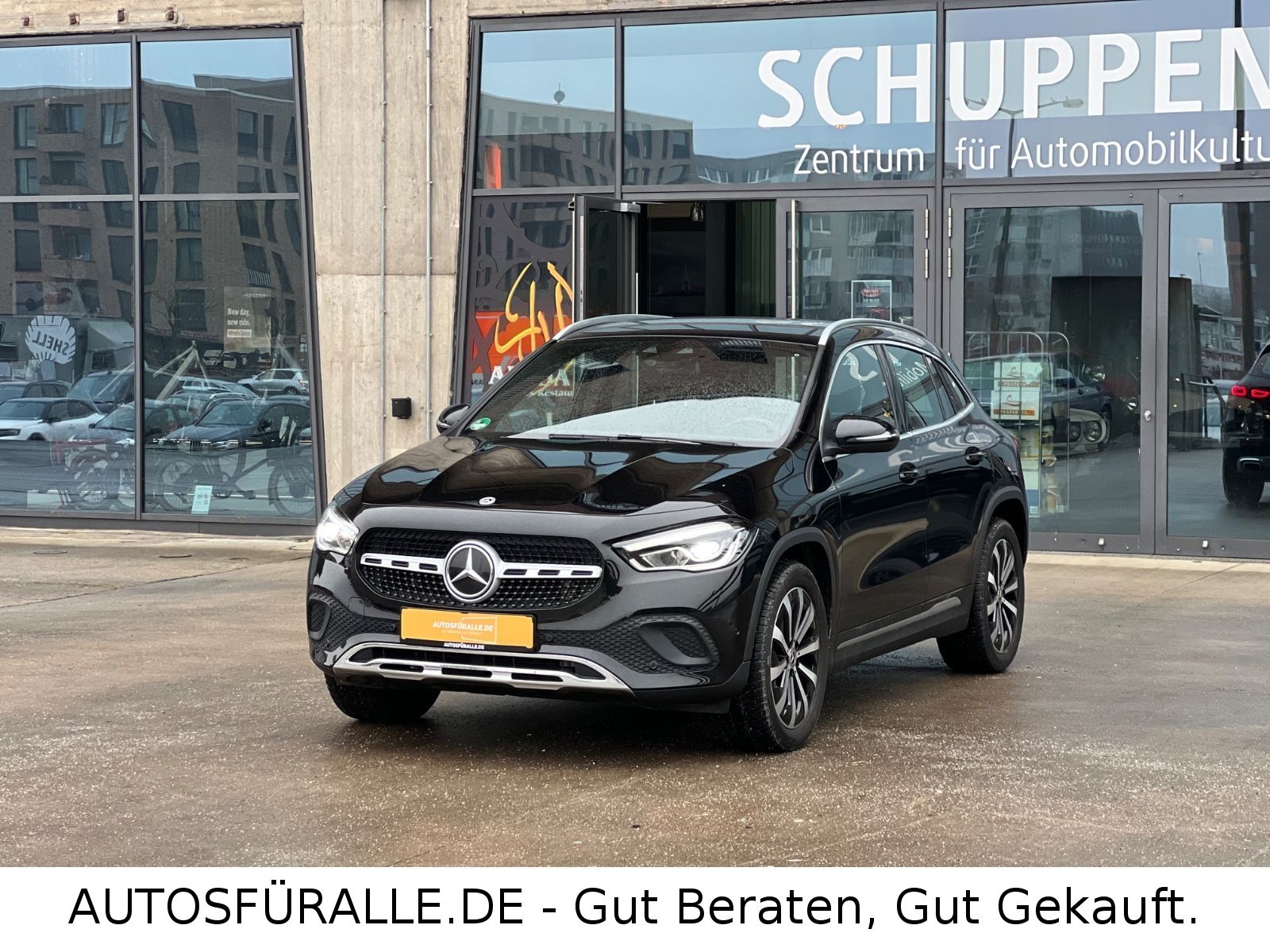 MERCEDES-BENZ GLA 200*Progressive*163ps*Dachhimmel Schwarz*TOP
