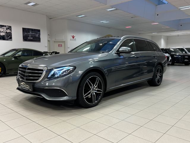 Mercedes-Benz E 220d/T-Modell/SCHIEBEDACH/BURMESTER/360°- KAM/