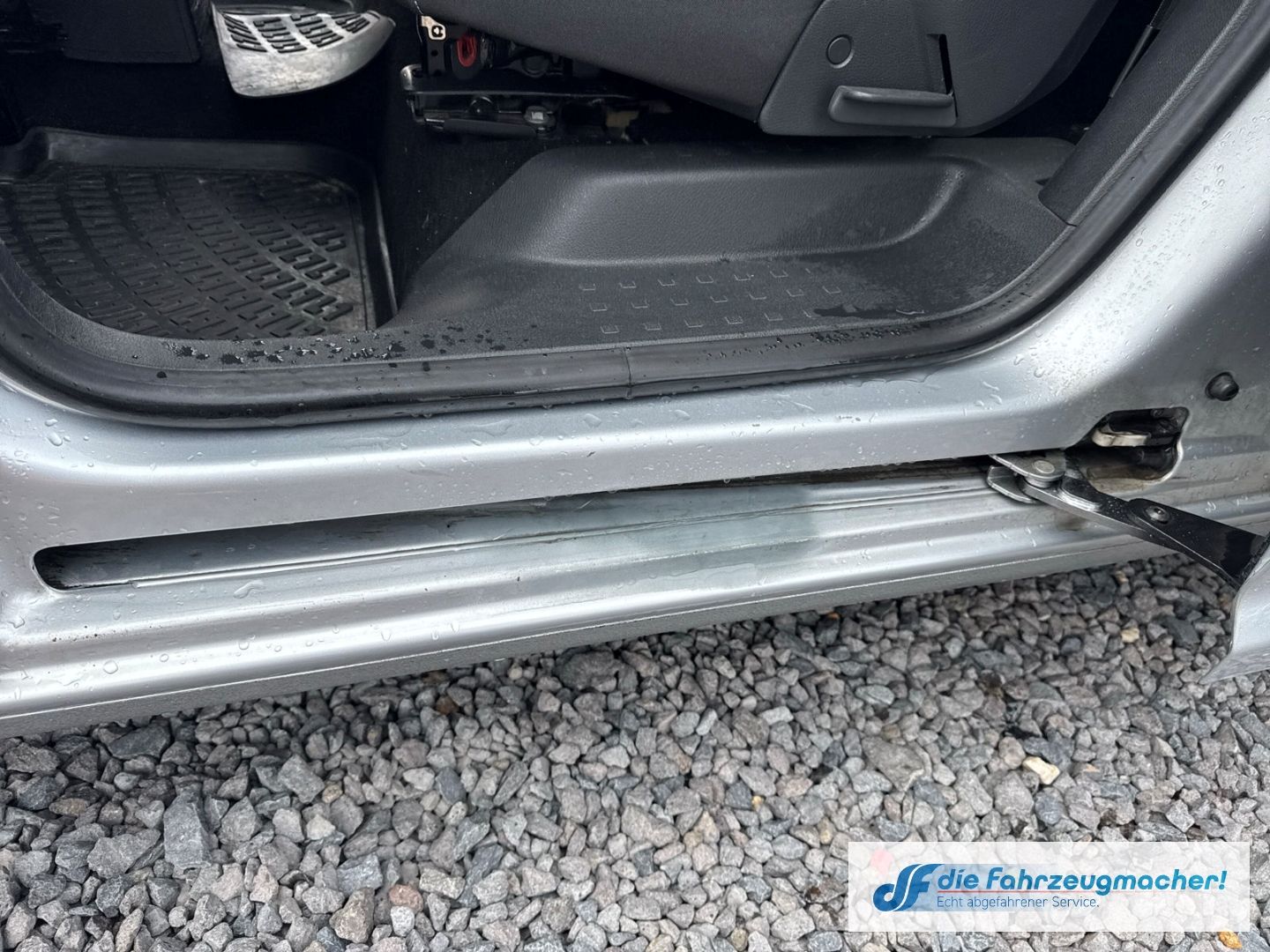 Fahrzeugabbildung Volkswagen Caddy Maxi Trendline BMT Mehrzonenklima *EXPORT
