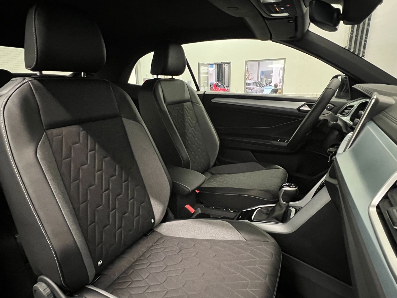 Fahrzeugabbildung Volkswagen T-Roc Cabriolet GOAL 1.5 TSI DSG *Navi, Sport-Pa