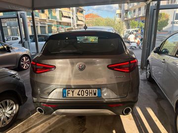 Alfa-Romeo Stelvio - 6