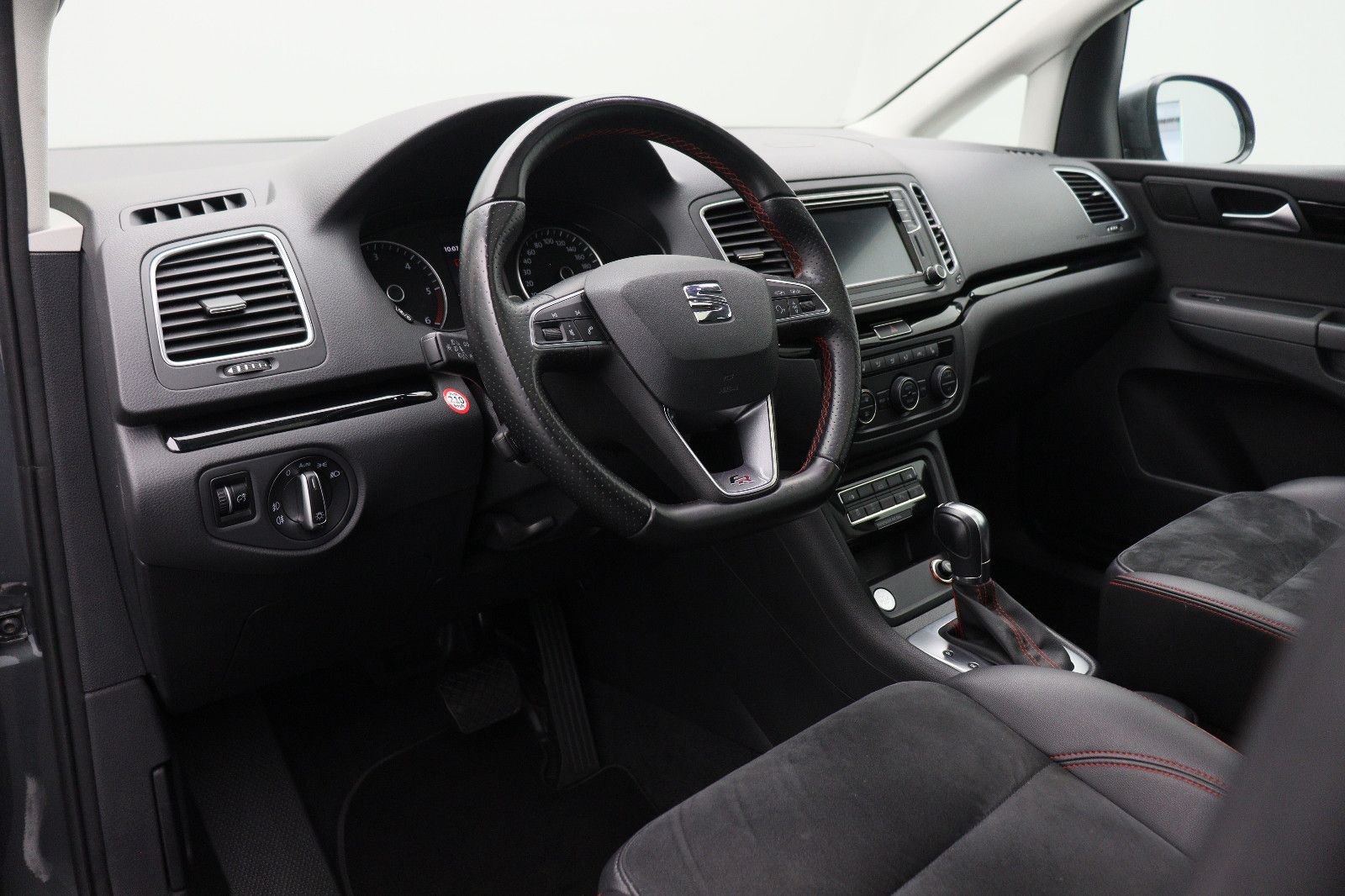 Fahrzeugabbildung SEAT Alhambra 2.0 FR-Line  Xcellence DSG 7 SITZE NAVI