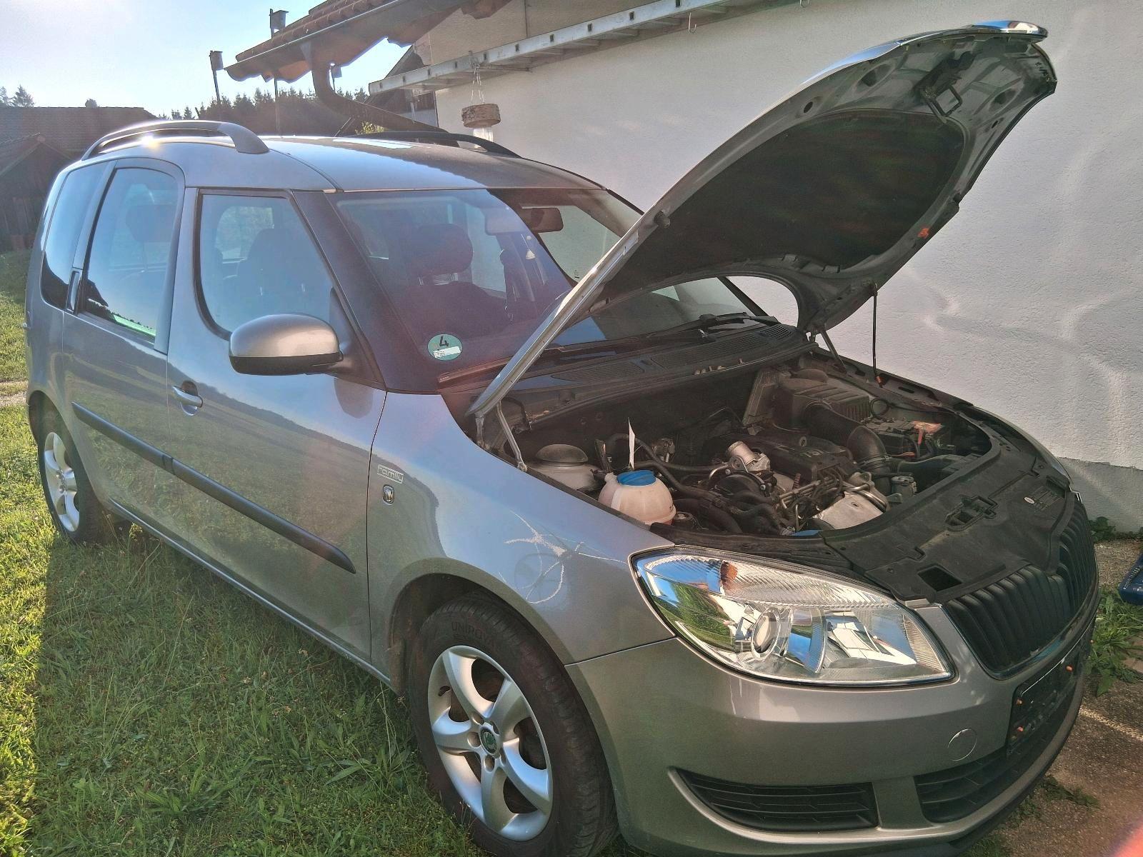 Skoda Roomster 2012 — engine