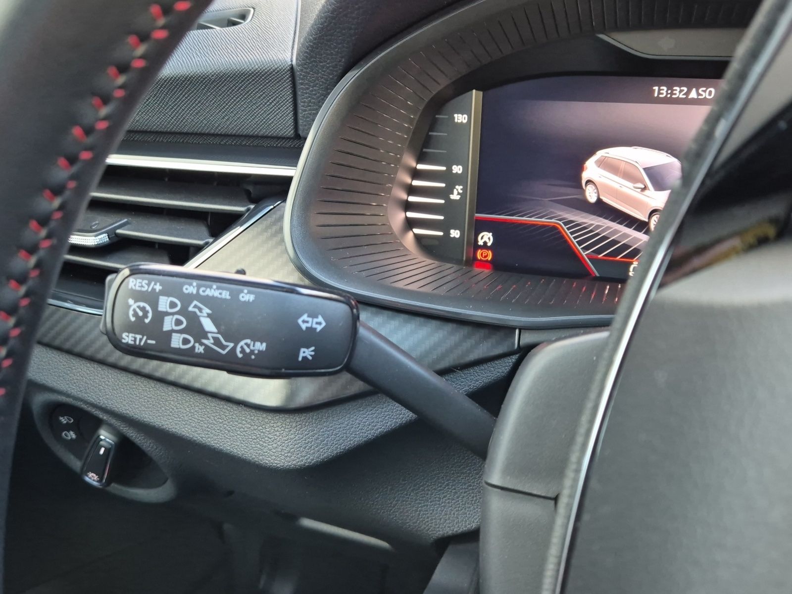 Fahrzeugabbildung SKODA Kamiq TSI Monte Carlo LED Navi Pano AID RFK SH b