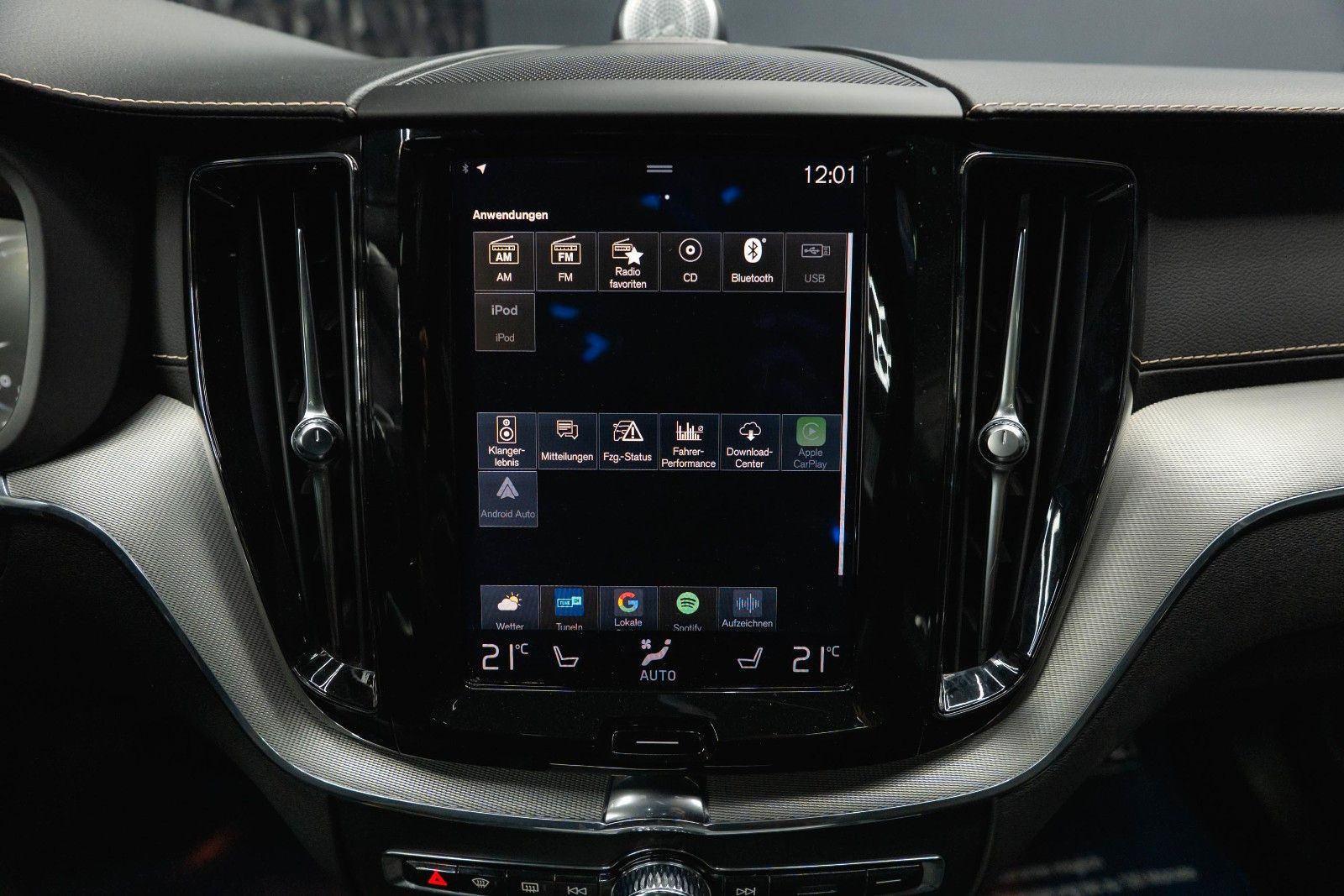 Fahrzeugabbildung Volvo XC60 R Design AWD | ACC | Pano | B&W | LED | 21`