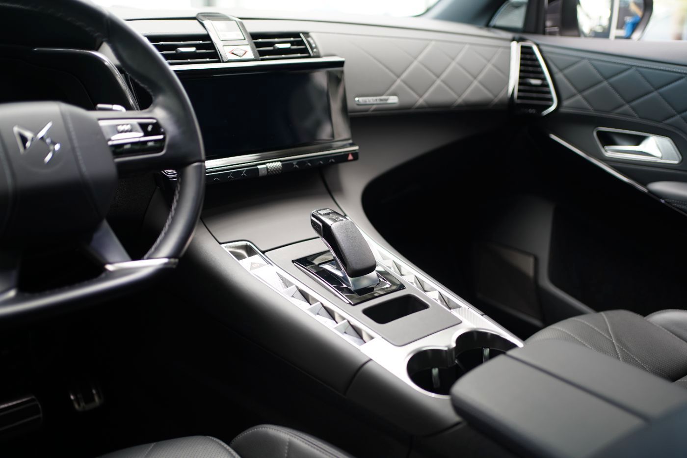 Fahrzeugabbildung DS Automobiles DS7 Crossback E-Tense 225 Rivoli Anhängerkupplun