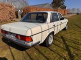 Mercedes-Benz W123 280 E Automatik Oldtimer  - Mercedes-Benz 280 Limousine W123 mit Benzin-Antrieb