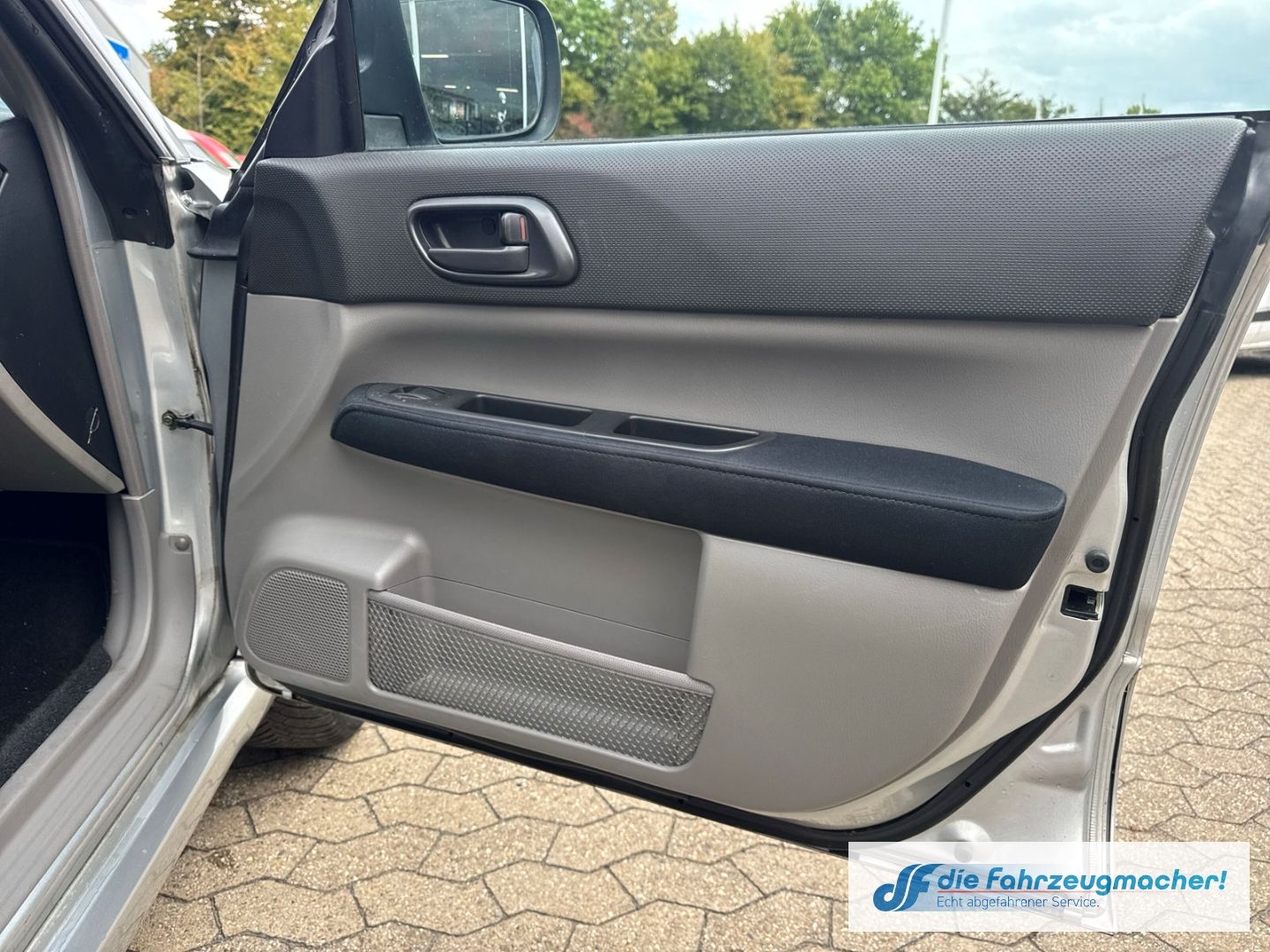 Fahrzeugabbildung Subaru Forester 2.0 X Active Niveau Klimaautom *EXPORT