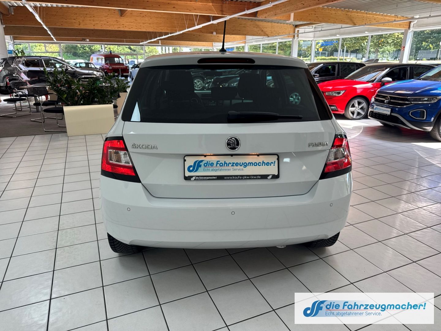 Fahrzeugabbildung SKODA Fabia Joy 1.0 MPI Sperrdiff. Klimaautom DAB SHZ