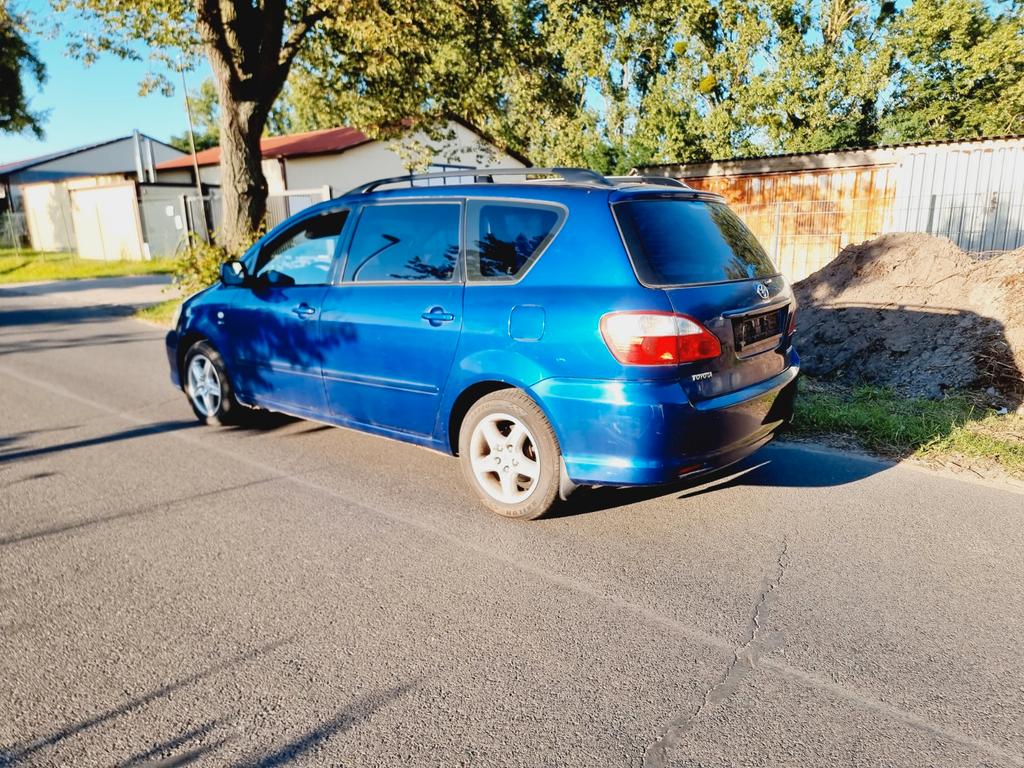 Toyota Avensis Verso