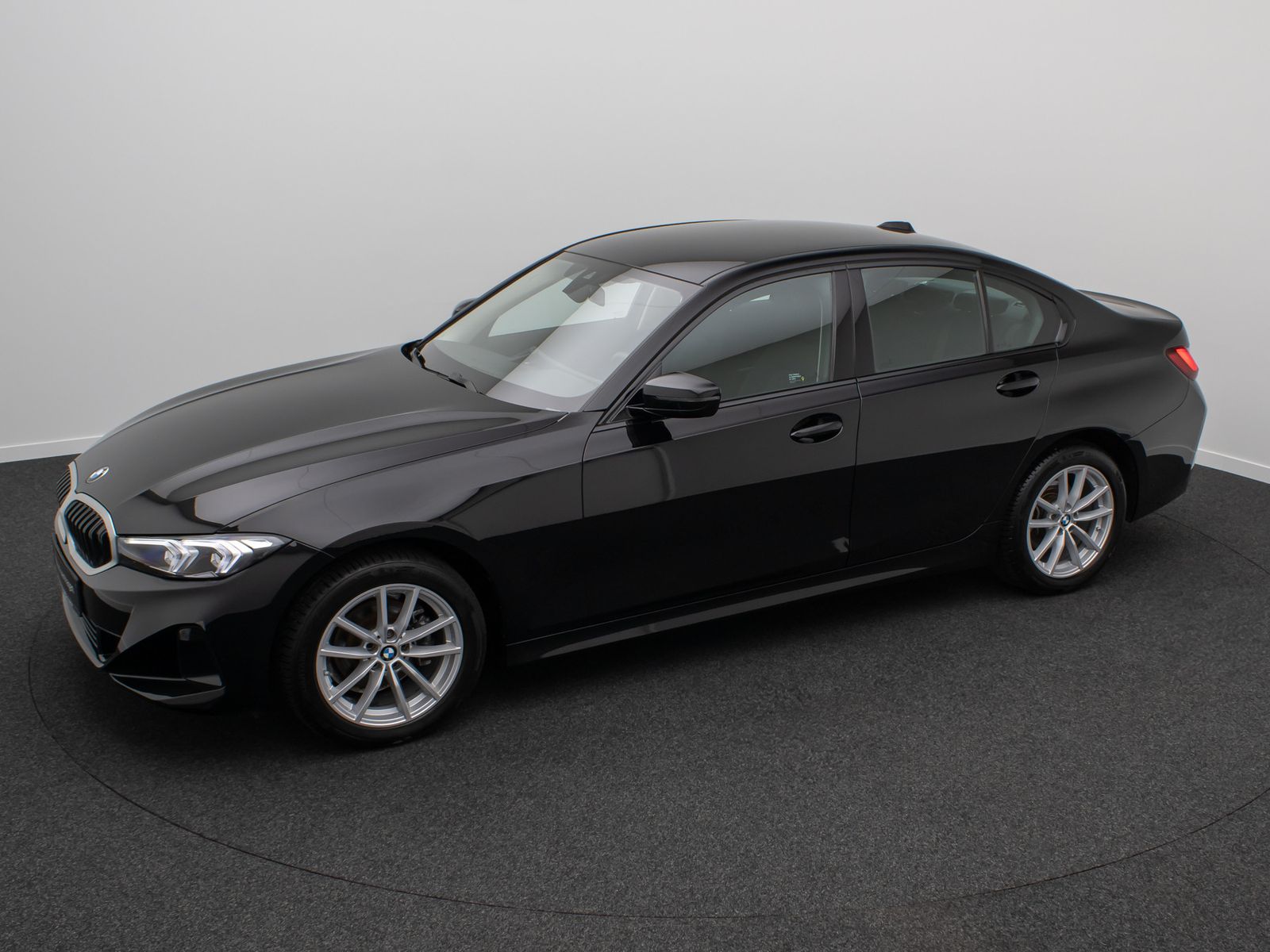 Fahrzeugabbildung BMW 318i Widscreen DAB PDC GeschwindigReg Cockpit+
