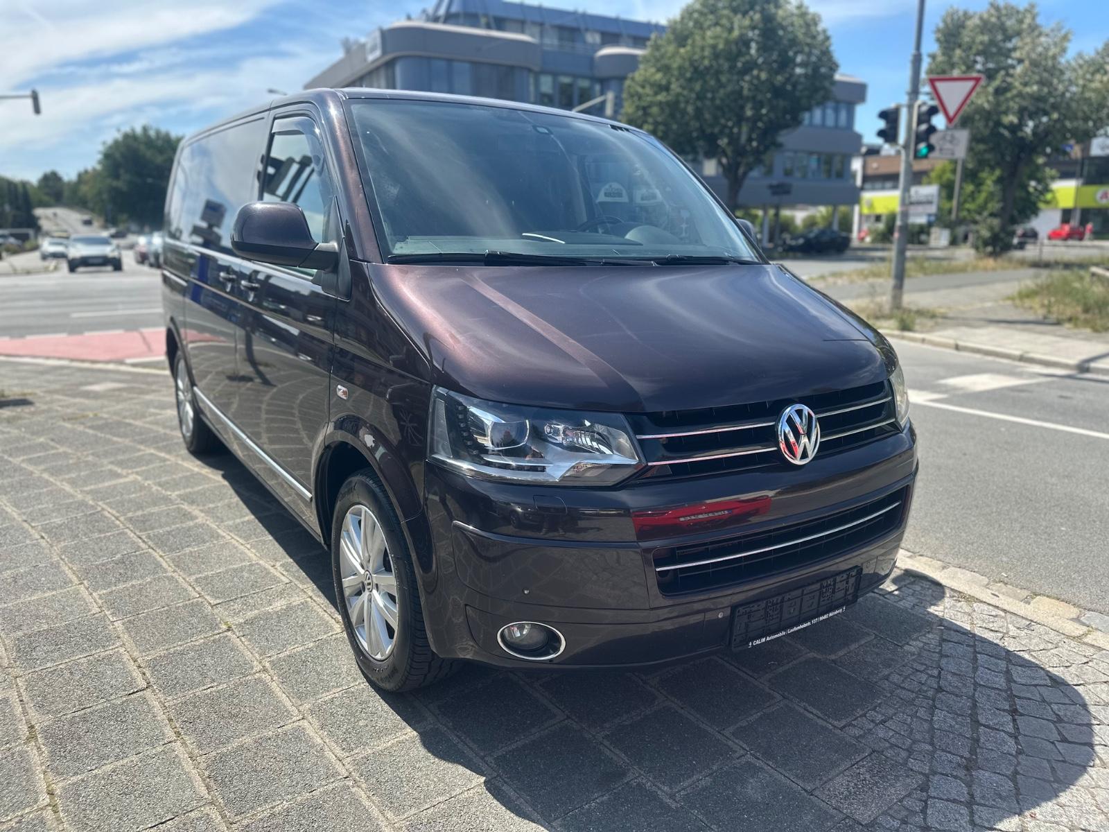 VOLKSWAGEN T5 MULTIVAN 2.0 TDI 179ch HIGHLINE BVA Portes coulissantes 2 côtés Sièges chauffants Caméra de recul