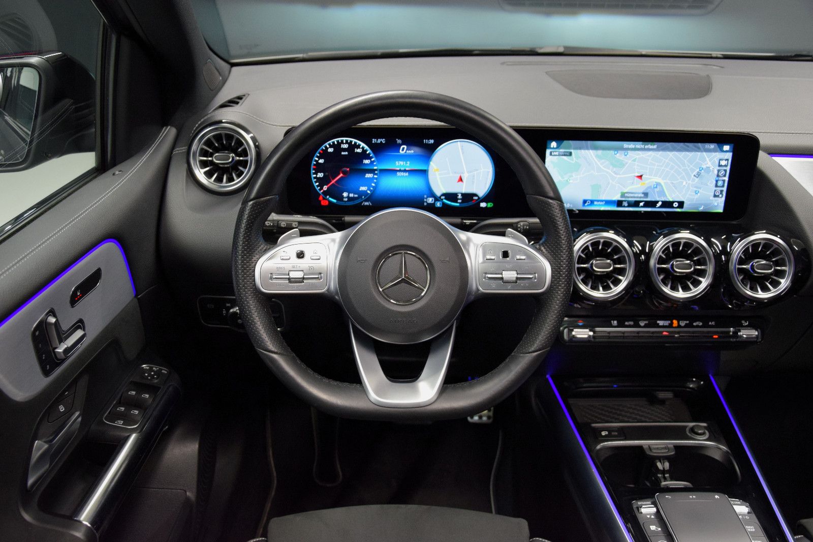 Fahrzeugabbildung Mercedes-Benz B 200 AMG Pano Night LED Kamera Memory Digital