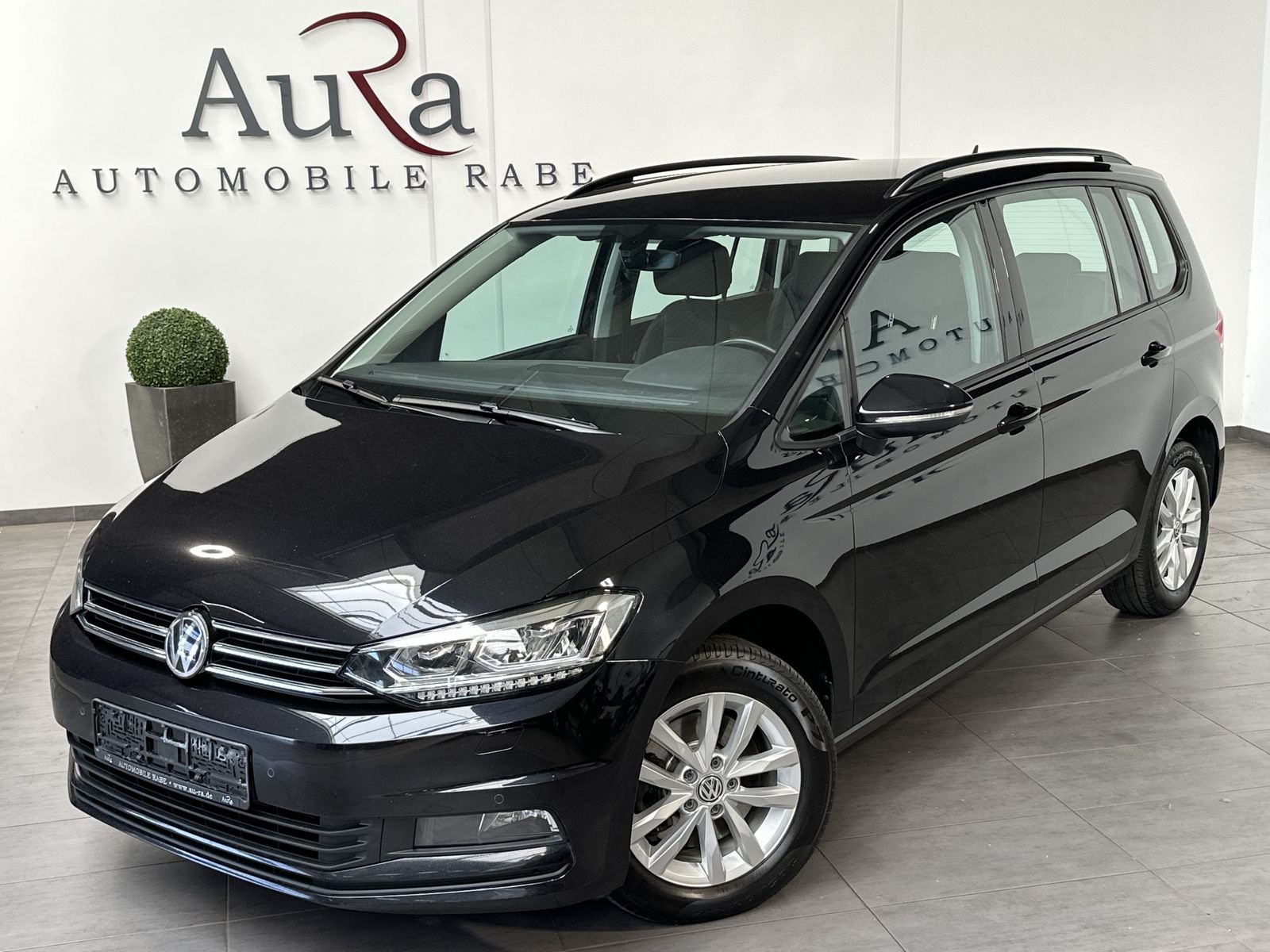 Fahrzeugabbildung Volkswagen Touran Comfortline 2.0 TDI DSG NAV+LED+ACC+KAM