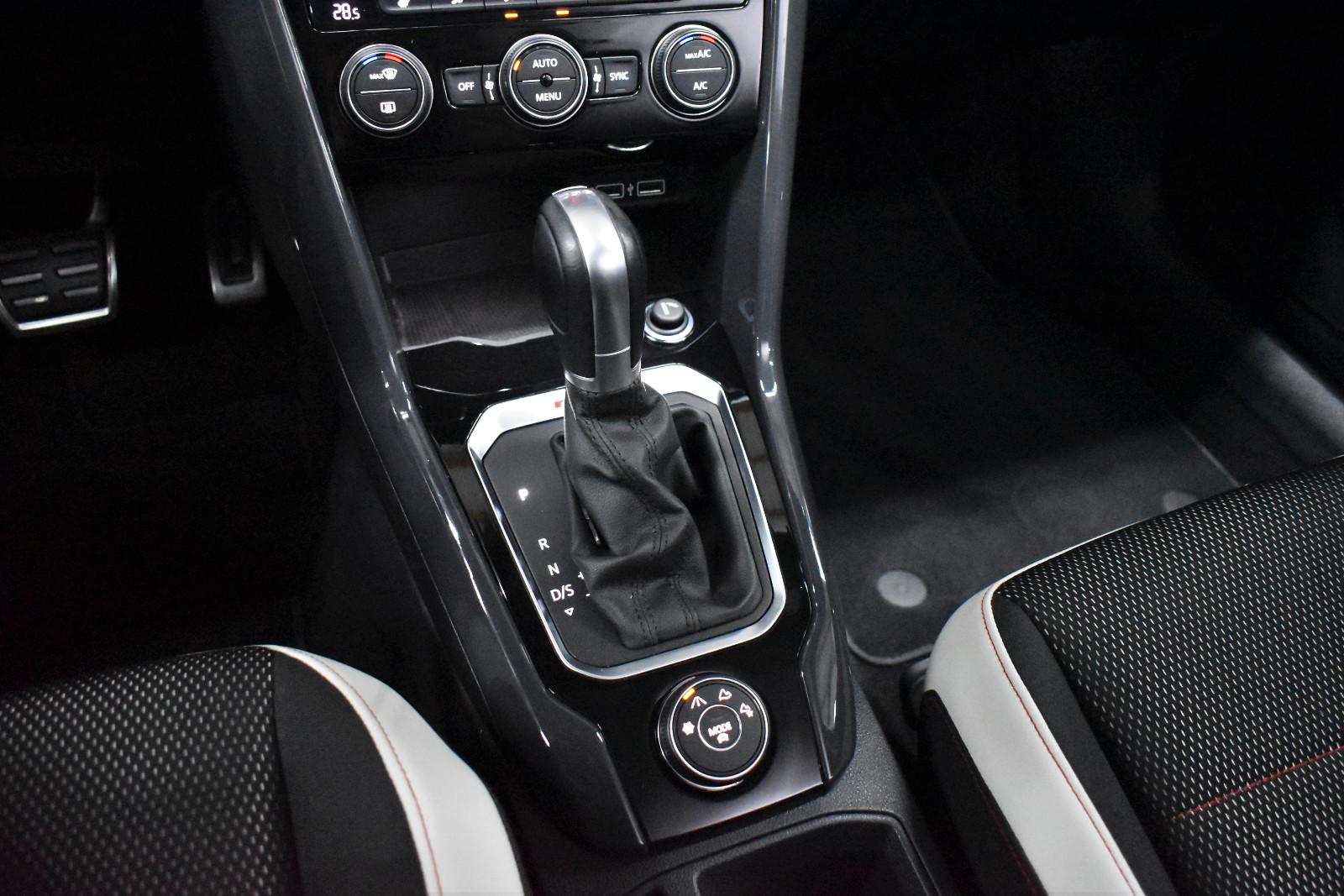 Volkswagen T-Roc Automatik Sport 4Motion+AHK+Spurhalte