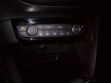 Bild 13 Opel Corsa F Elegance LED PDC+Kam SHZ Navi-App AT