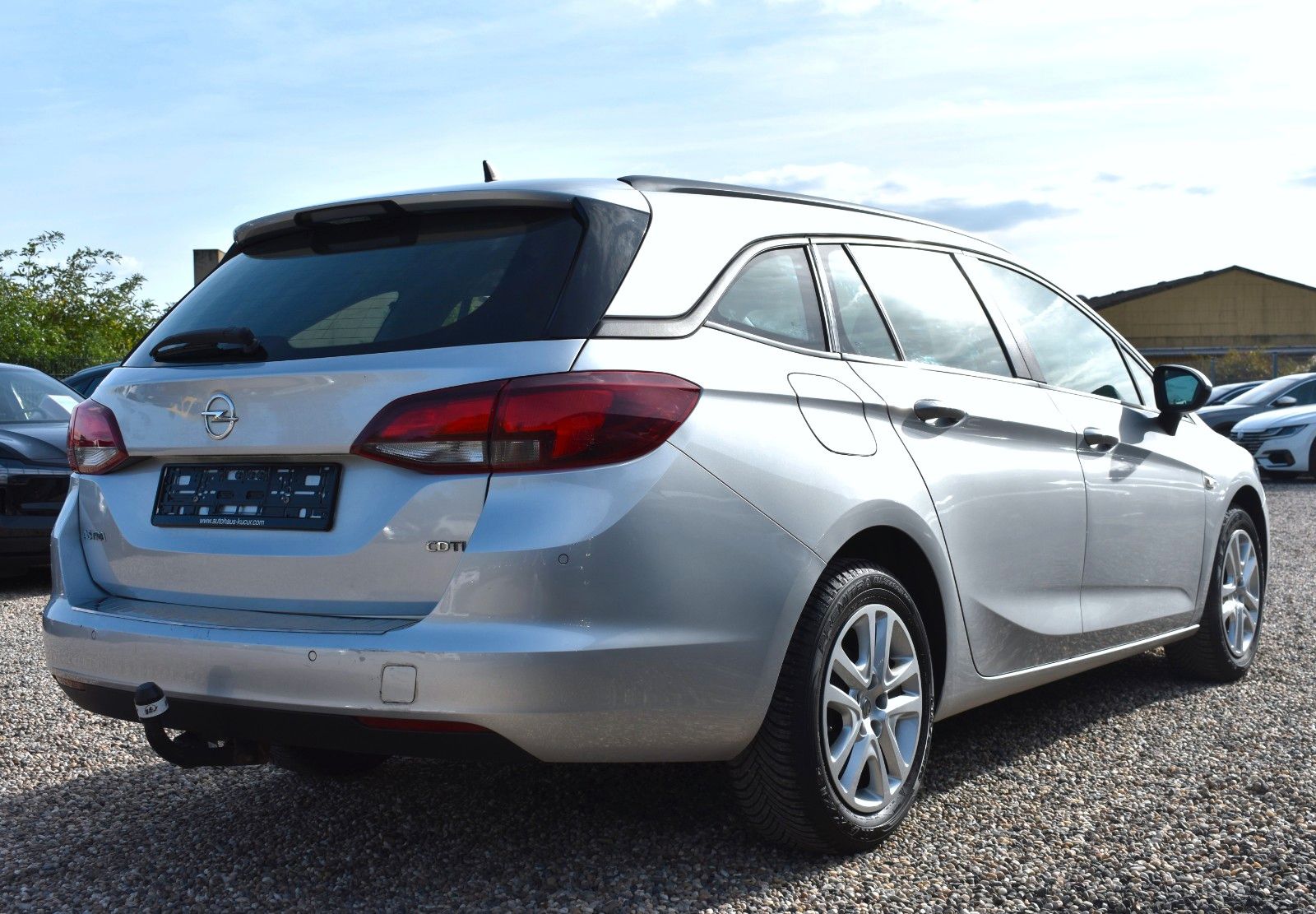 Fahrzeugabbildung Opel Astra K Sports Tourer Edition KLIMA/PDC/TEMPOMAT
