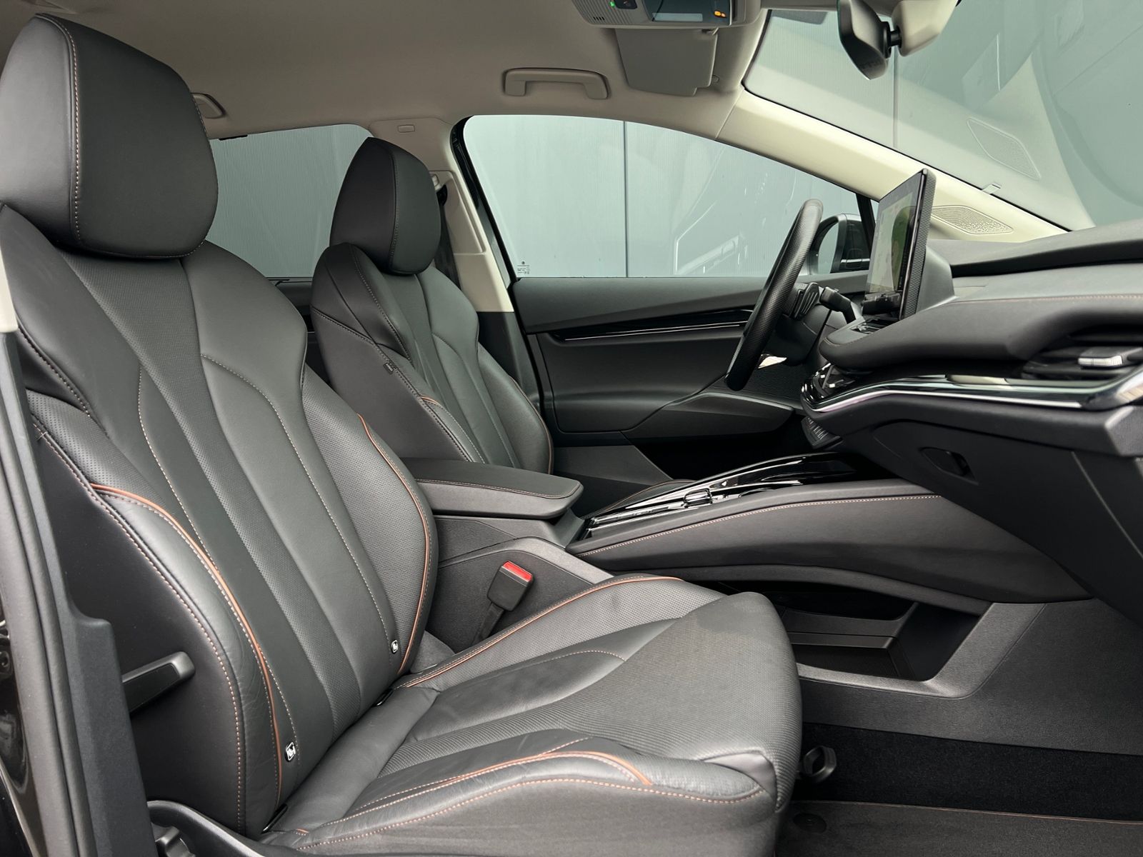 Fahrzeugabbildung SKODA Enyaq iV 80 Suite *AHK, Wärmepumpe, DCC, LED*