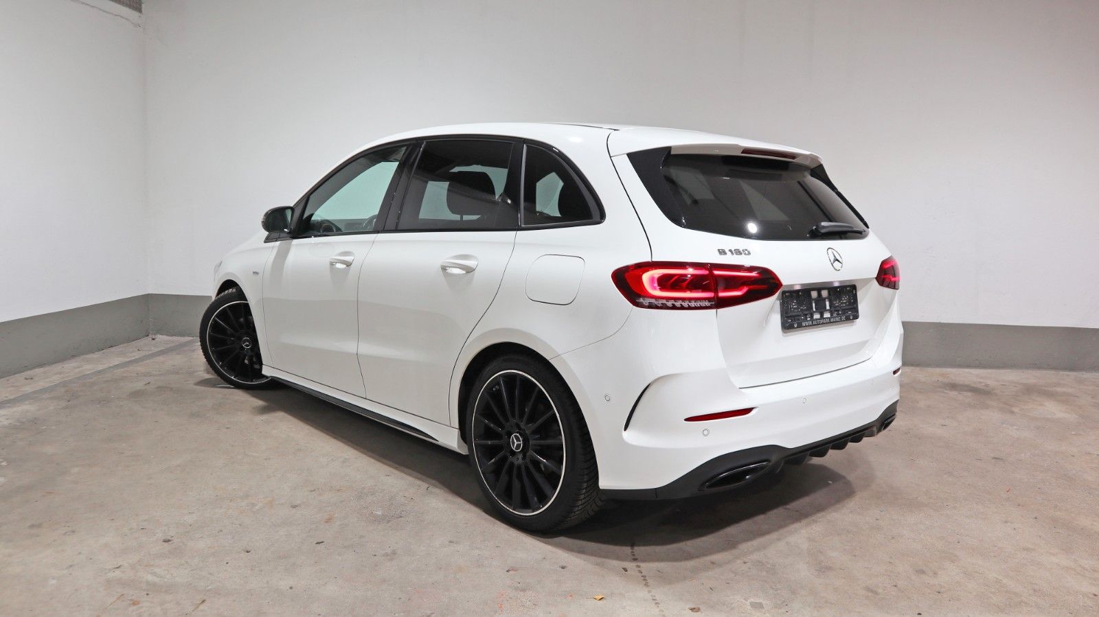 Mercedes-Benz B 180 Edition~AMG~MBUX~LED~NIGHT foto 5