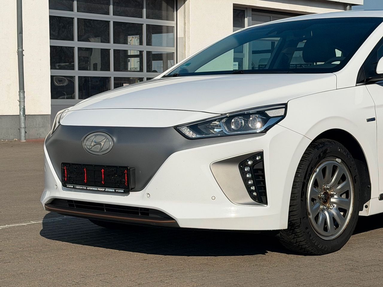 Fahrzeugabbildung Hyundai IONIQ EV Premium *Schiebedach*Totwinkel*ACC*LED*