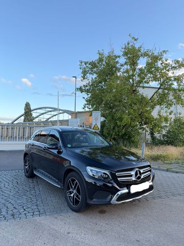 MERCEDES-BENZ GLC 250 d 4M,  Pano/Kamera/19-Zoll AMG/LED/ TÜV