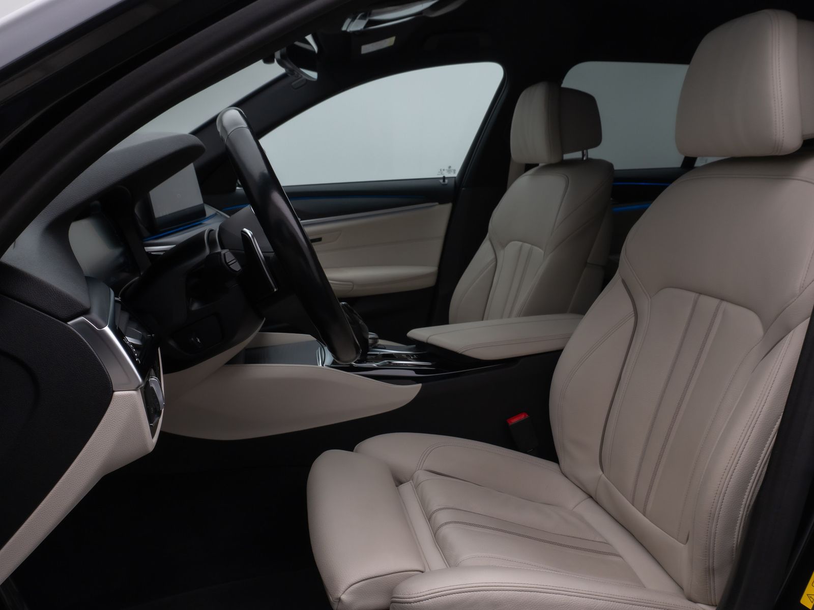 Fahrzeugabbildung BMW 530e xD M Sport Kamera Laser HUD DAB Komfort AHK