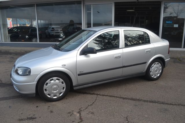 Opel Astra 1.6 Njoy