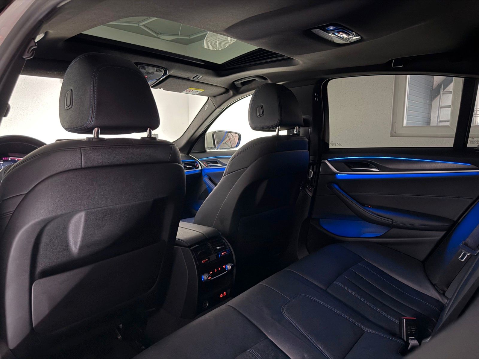 Fahrzeugabbildung BMW 530 d xDrive M SPORT/LASER/HuD/eGSD/FACELIFT